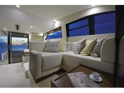 Fairline 48 Exterior (img-1)