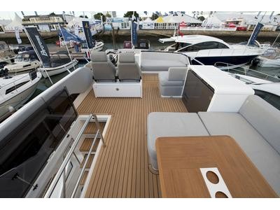 Fairline 48 Exterior (img-4)