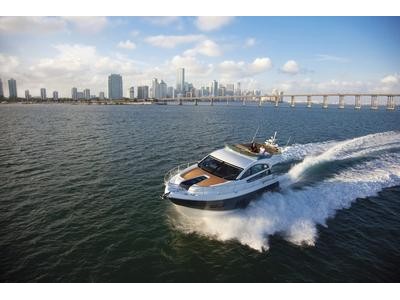 Fairline 50 Exterior (img-5)