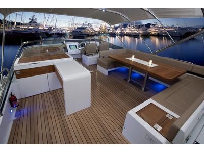 Fairline 78 Custom Exterior (img-2)