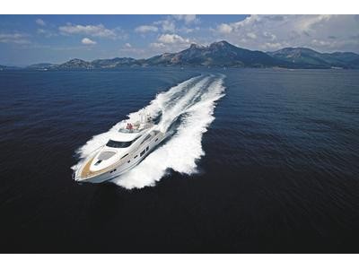 Fairline 78 Custom Exterior (img-10)