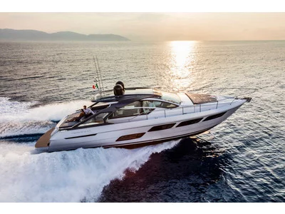 Pershing 5x Exterior (img-3)