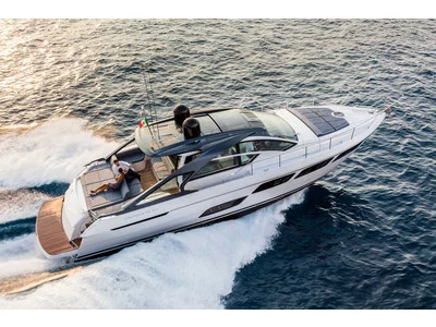 Pershing 5x Exterior (img-1)