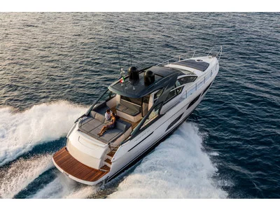 Pershing 5x Exterior (img-9)