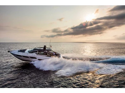 Pershing 5x Exterior (img-12)