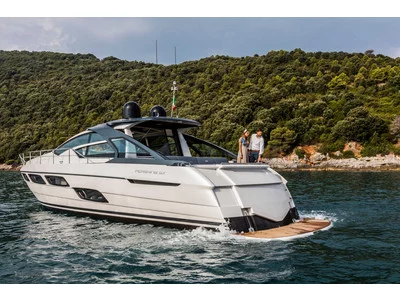 Pershing 5x Exterior (img-15)