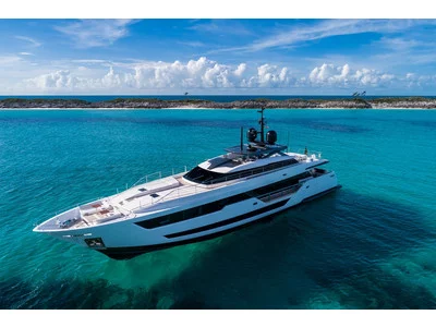 Custom Line Saetta 120´ Exterior (img-26)