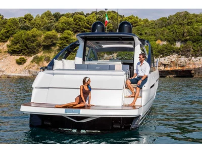 Pershing 5x Exterior (img-18)