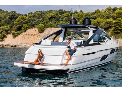 Pershing 5x Exterior (img-19)