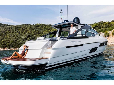 Pershing 5x Exterior (img-21)