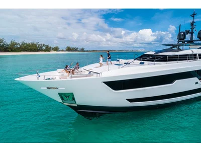 Custom Line Saetta 120´ Exterior (img-30)