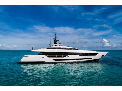 Custom Line Saetta 120´ Exterior (img-3)