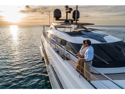 Custom Line Saetta 120´ Exterior (img-33)