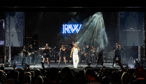 ROBBIE WILLIAMS THRILLS <br>
THE NINTH EDITION OF THE FERRETTI GROUP PRIVATE PREVIEW
AT THE YACHT CLUB DE MONACO