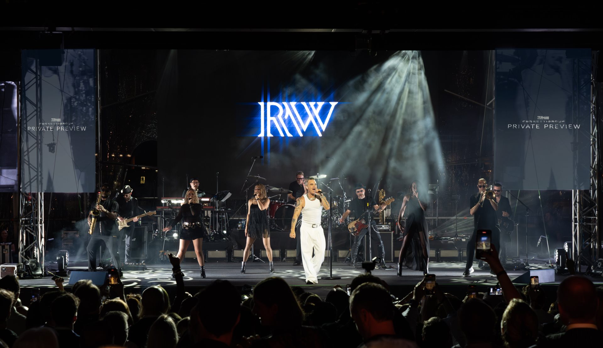 Robbie Williams dazzles at the Ferretti Group's ninth "Private Preview." image